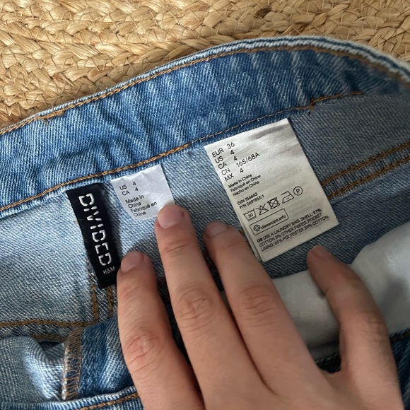🌸 H&M Jeans skirts 🌸 - Picture 4 of 5